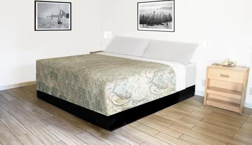 King Room - Accessible/Non-Smoking