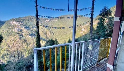 Deluxe Double Room (2 Adults + 1 Child)