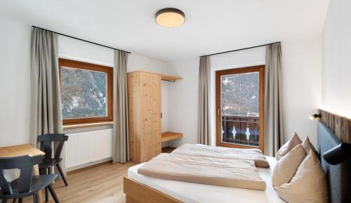 Superior One-Bedroom Apartment