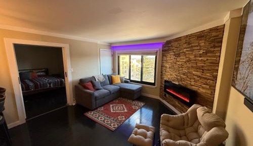 Two-Bedroom Deluxe Apartment with Balcony