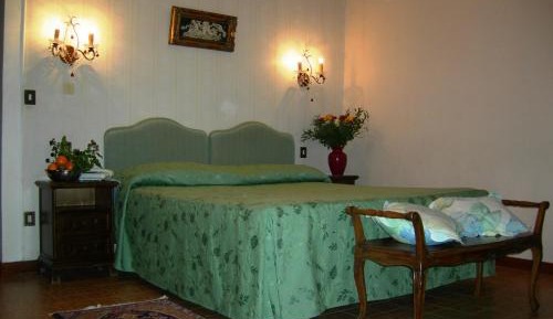 Single Room with Private Bathroom