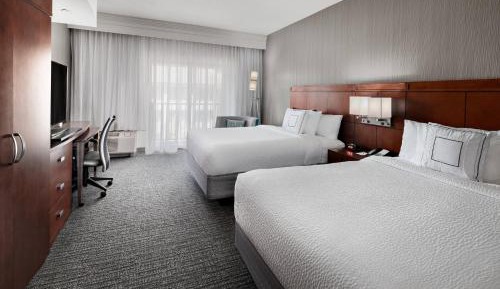 Queen Room with Two Queen Beds with Balcony