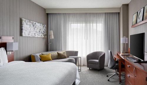 King Room with Sofa Bed and Roll-in Shower - Mobility Accessible