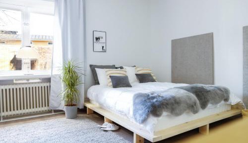 Studio Apartment with Queen Bed
