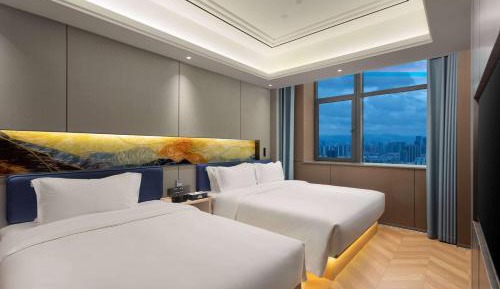 Deluxe Family Room