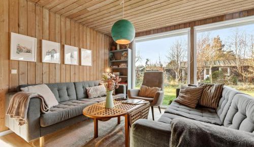Four-Bedroom Holiday Home