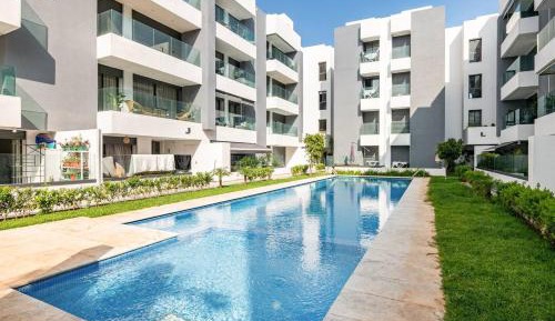 One-Bedroom Apartment with Pool View