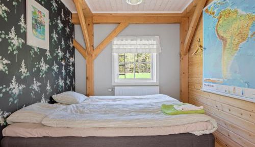 Double or Twin Room with Shared Bathroom