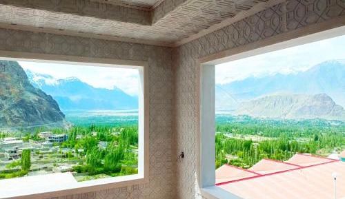 Family Room with Mountain View