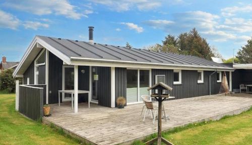 Three-Bedroom Vacation Home 