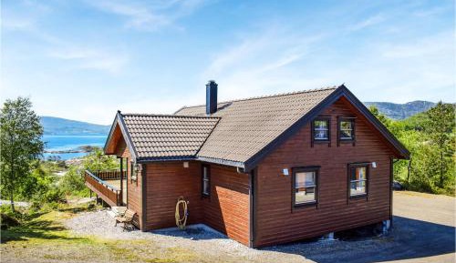 Five-Bedroom Holiday Home