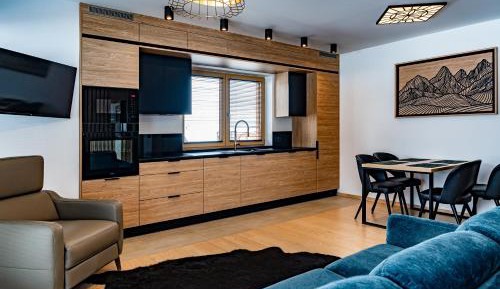 Apartment with Mountain View