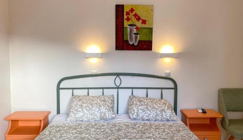 Studio with Mountain View