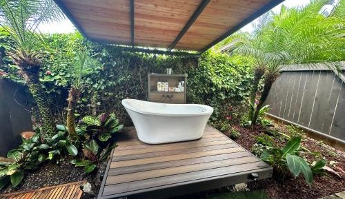 Studio with Spa Bath