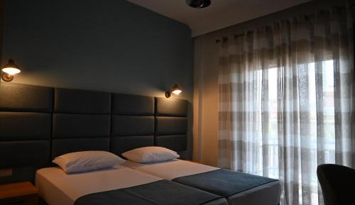 Deluxe Double or Twin Room with Mountain View