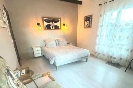 Deluxe Double Room (2 Adults + 1 Child)