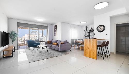 Three-Bedroom Apartment with Balcony