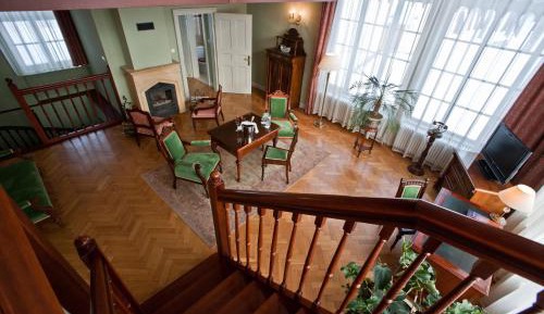 Deluxe Apartment