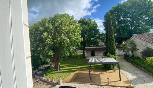 Deluxe Double Room (2 Adults + 1 Child)