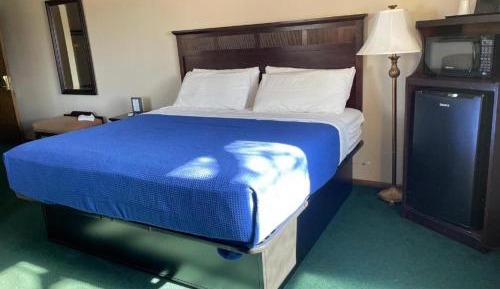 King Suite with Spa Bath