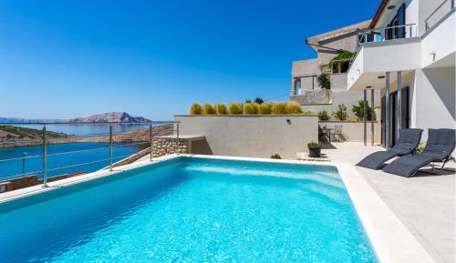 Four-Bedroom Holiday Home