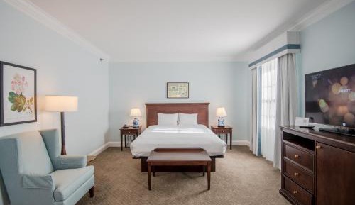 Deluxe King Room