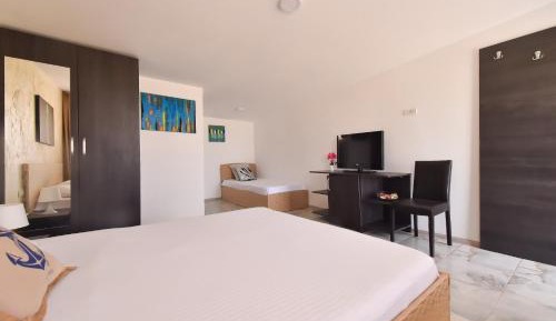 Triple Room with Garden View