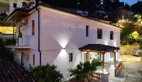 Quadruple Room with Private External Bathroom