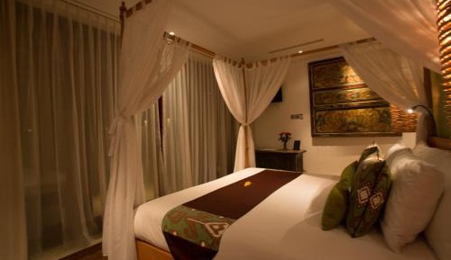 Puri Awani Four-Bedroom Villa with Private Pool and Free Return Airport Transfer