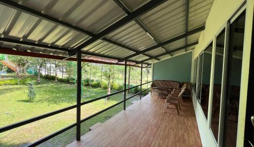 6-Bed Mixed Dormitory Room