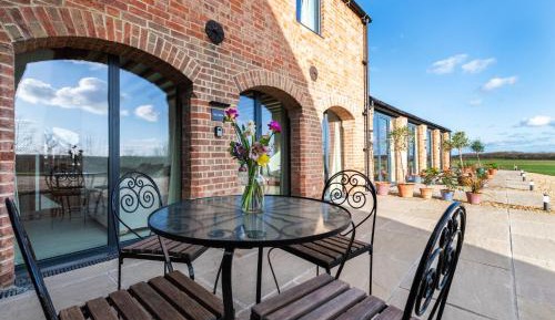 Classic One-Bedroom Apartment with King Bed