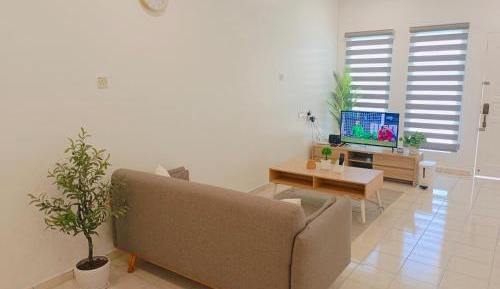 Three-Bedroom Holiday Home 