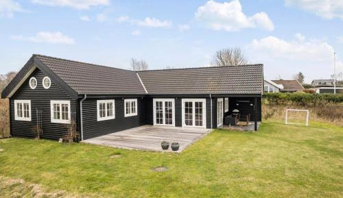 Three-Bedroom Vacation Home 