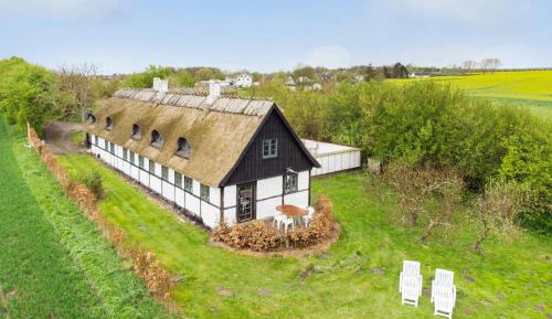 Five-Bedroom Holiday Home