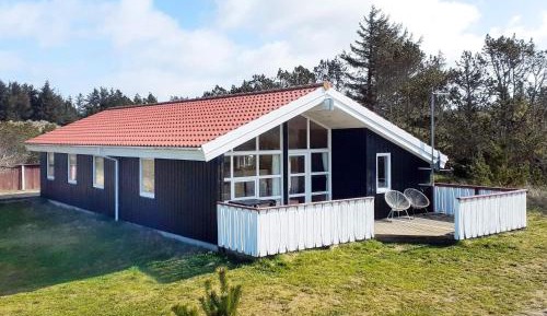 Three-Bedroom Vacation Home 