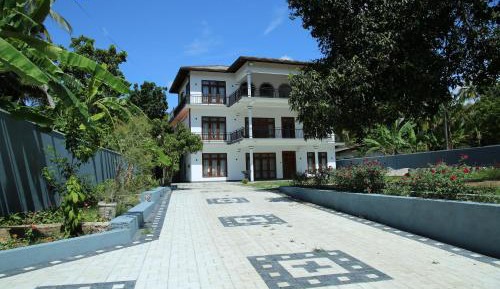 Villa with Garden View