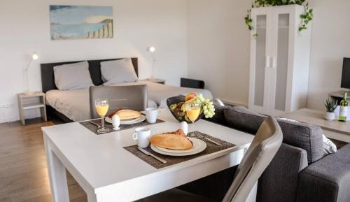 Apartment with Terrace 12