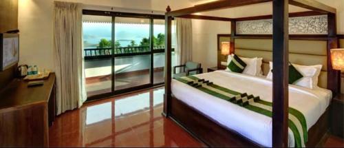 King Room with Lake View