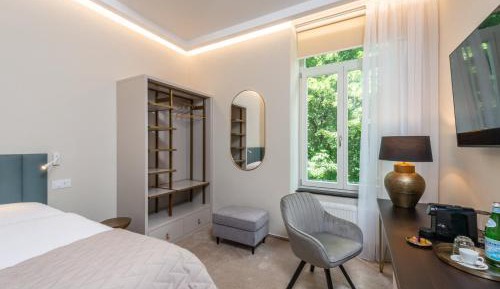 Single Room with Park View