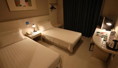 Standard Twin Room C