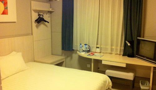 Business Double Room C With No Window