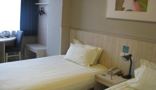 Standard Twin Room B