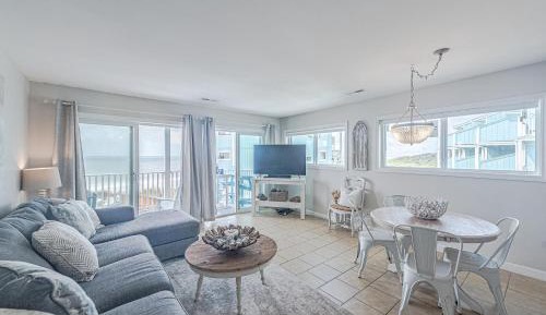 One-Bedroom Apartment with Ocean View