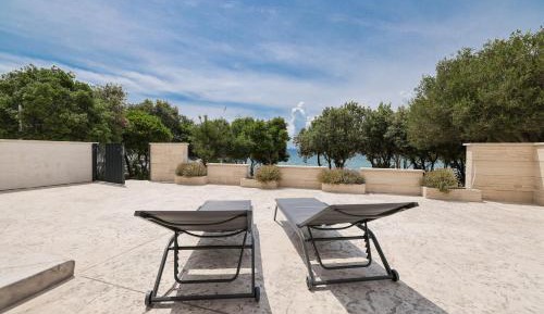 One-Bedroom Apartment with Sea View and Terrace