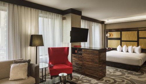 Premium King Guest Room with City View