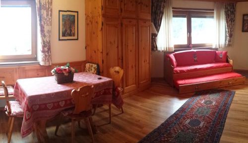 Apartment with Mountain View