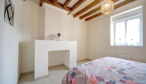 Apartment with Garden View