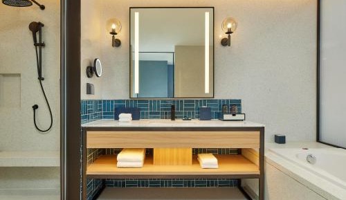 Selected King Room with City View