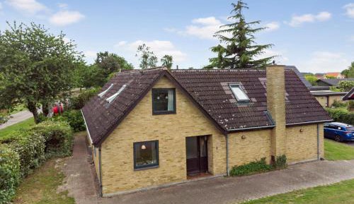 Five-Bedroom Holiday Home