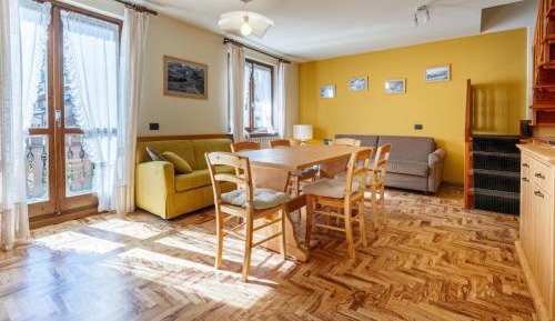 Three-Bedroom Apartment - Split Level